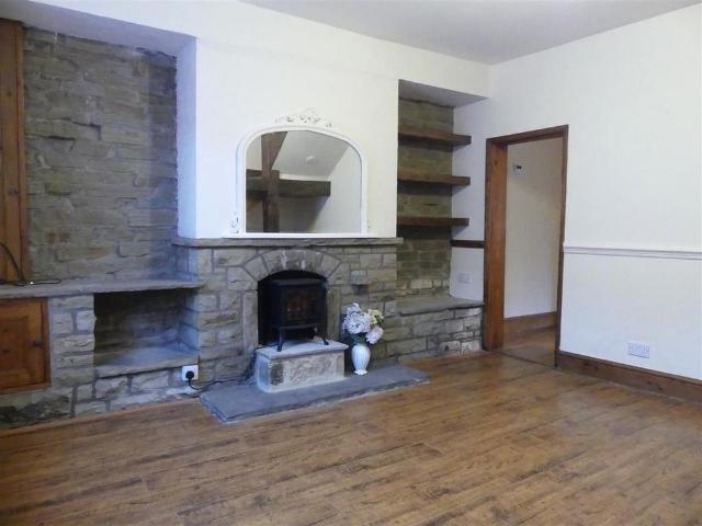 2 bedroom terraced house to rent