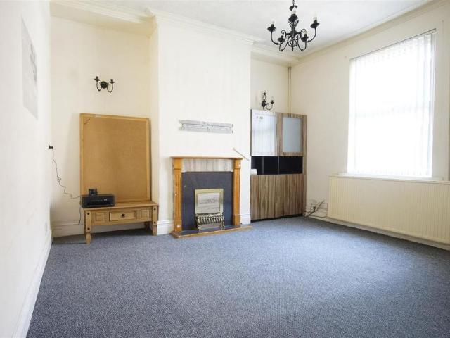 2 bedroom terraced house to rent