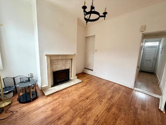 2 bedroom terraced house to rent