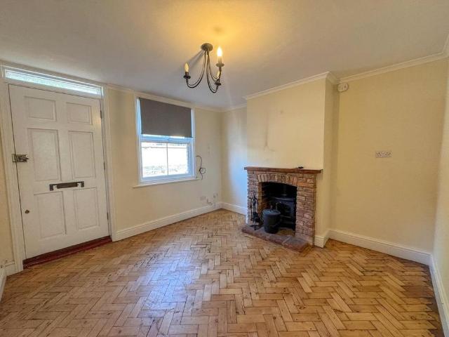 2 bedroom terraced house to rent