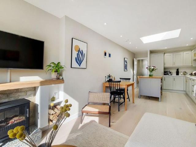 2 bedroom terraced house to rent