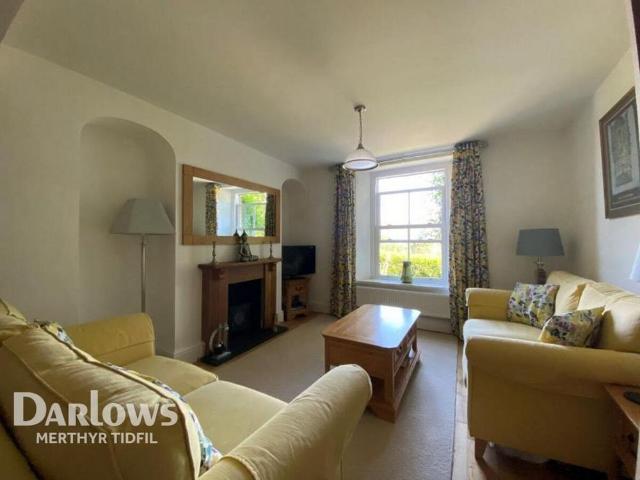 2 bedroom terraced house to rent