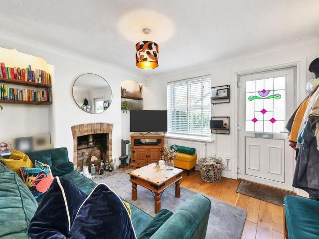 2 bedroom terraced house to rent