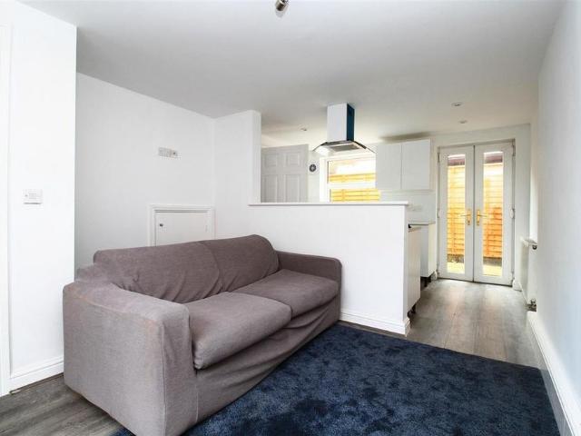 2 bedroom terraced house to rent
