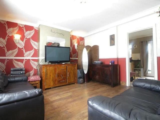 2 bedroom terraced house to rent
