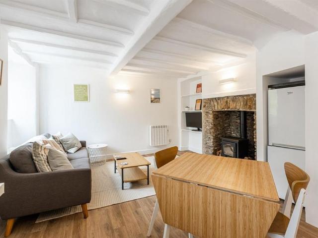 2 bedroom cottage to rent