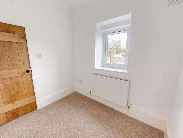 2 bedroom terraced house to rent