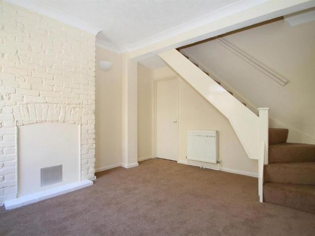 2 bedroom terraced house to rent