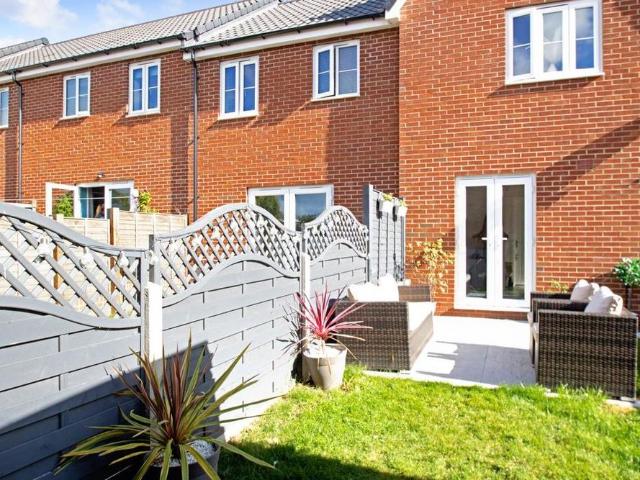2 bedroom terraced house to rent