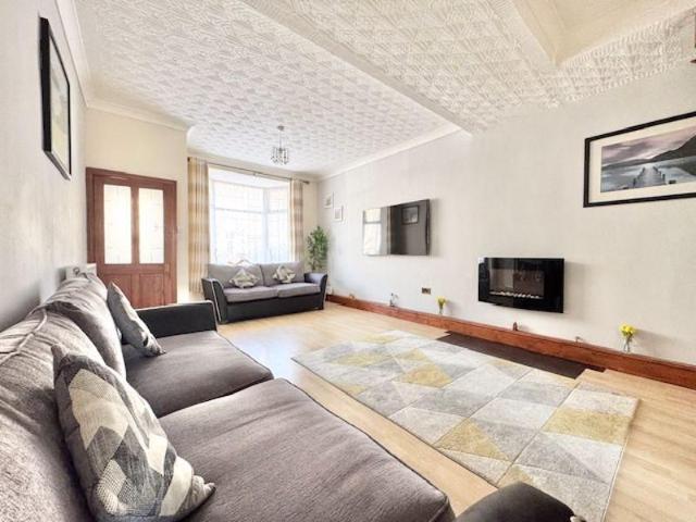 2 bedroom terraced house to rent
