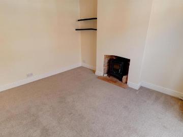 2 bedroom terraced house to rent