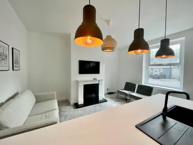 2 bedroom terraced house to rent