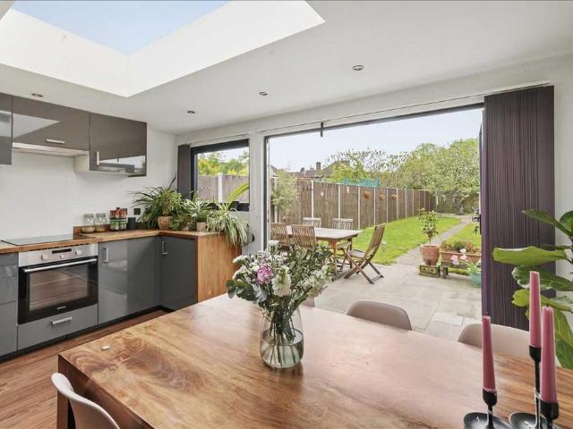 2 bedroom terraced house to rent