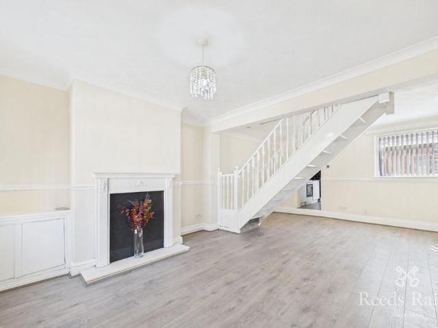 2 bedroom terraced house to rent