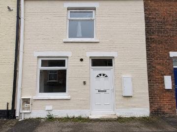 2 bedroom terraced house to rent