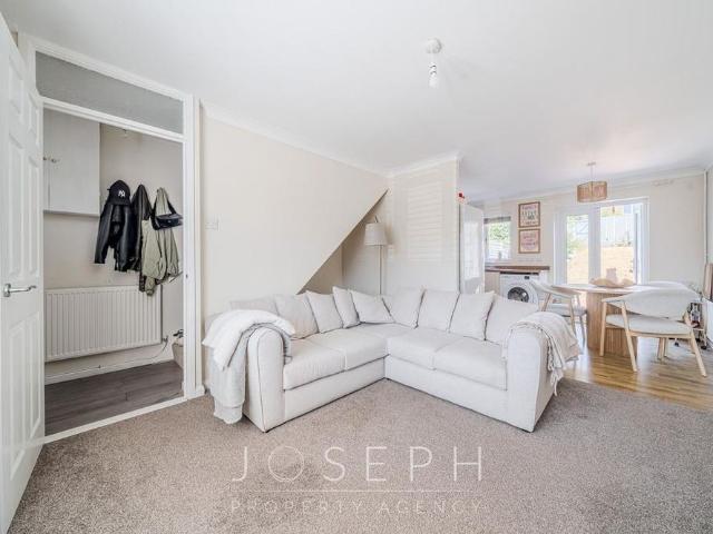 2 bedroom terraced house to rent