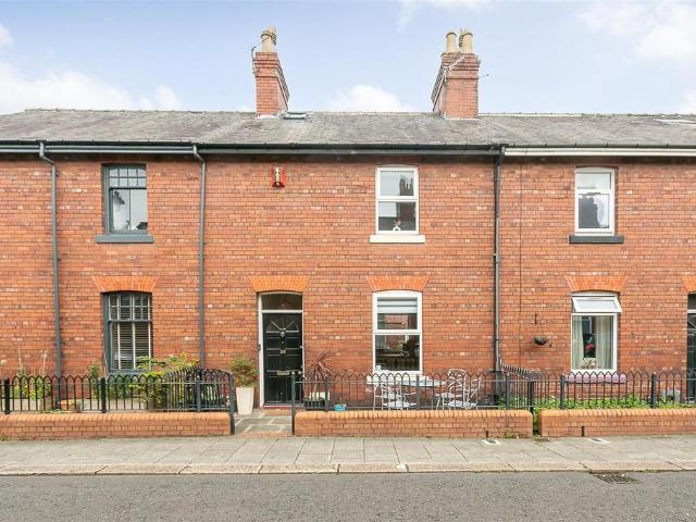 2 bedroom terraced house to rent