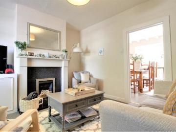 2 bedroom terraced house to rent