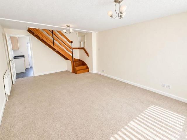 2 bedroom terraced house to rent