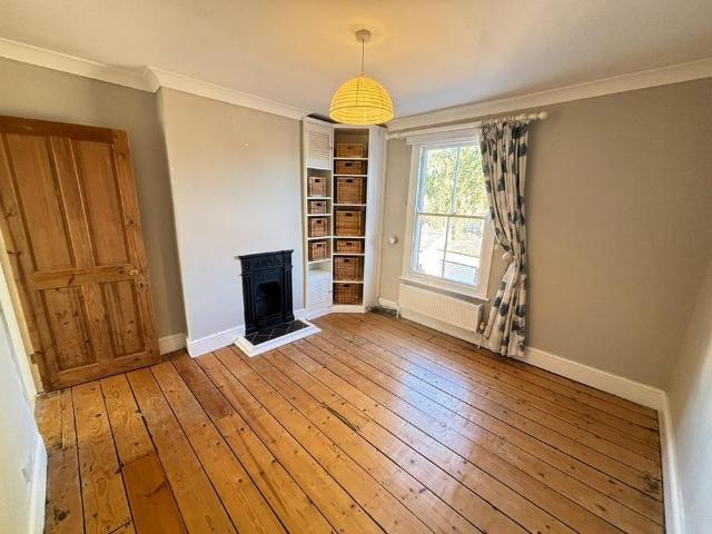 2 bedroom terraced house to rent