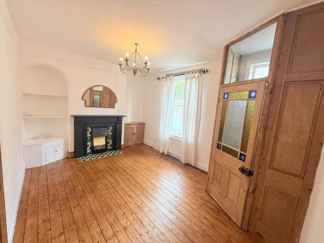 2 bedroom terraced house to rent