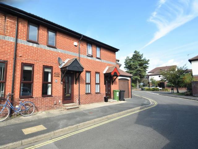 2 bedroom terraced house to rent