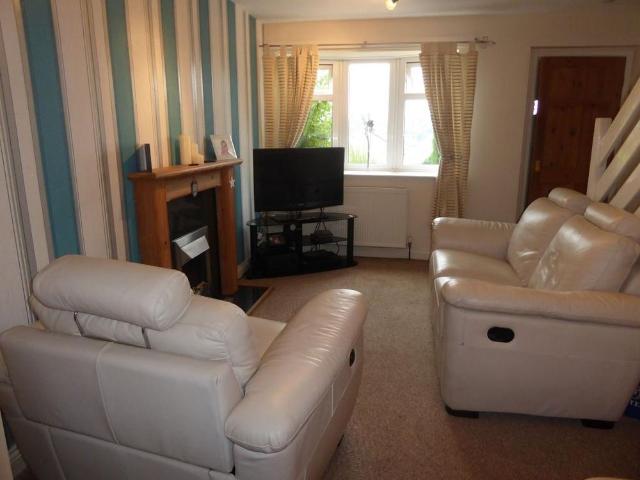 2 bedroom terraced house to rent