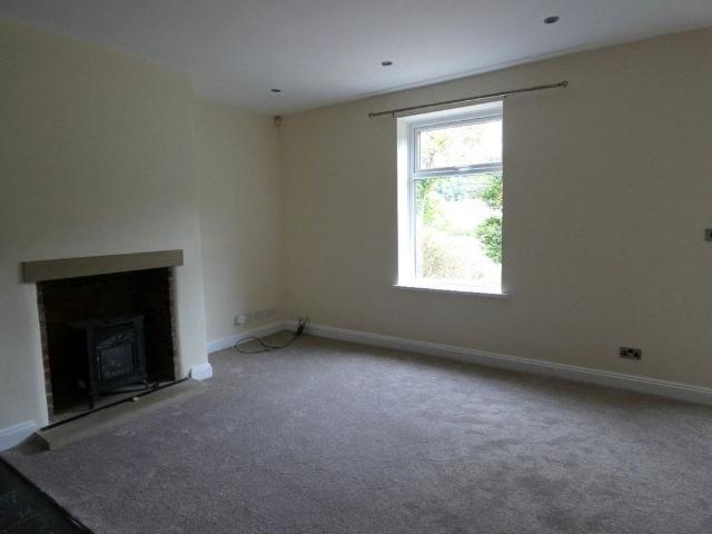 2 bedroom terraced house to rent