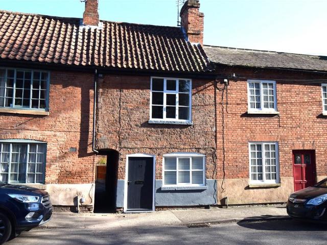 2 bedroom terraced house to rent