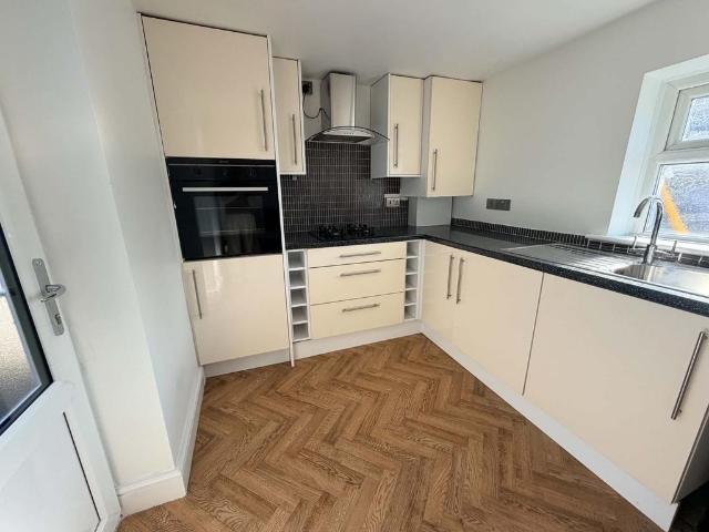 2 bedroom terraced house to rent
