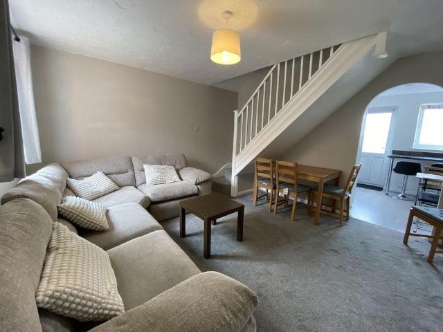 2 bedroom terraced house to rent