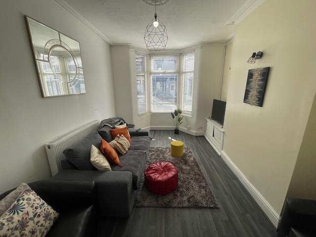 2 bedroom terraced house to rent