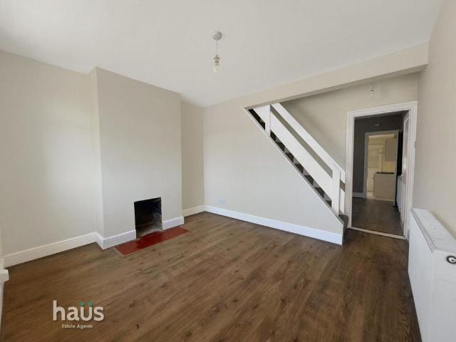 2 bedroom terraced house to rent