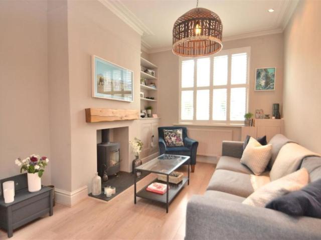 2 bedroom terraced house to rent