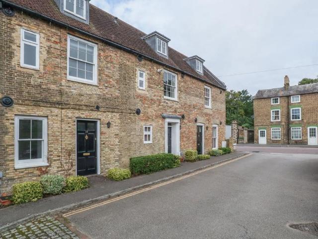 2 bedroom terraced house to rent