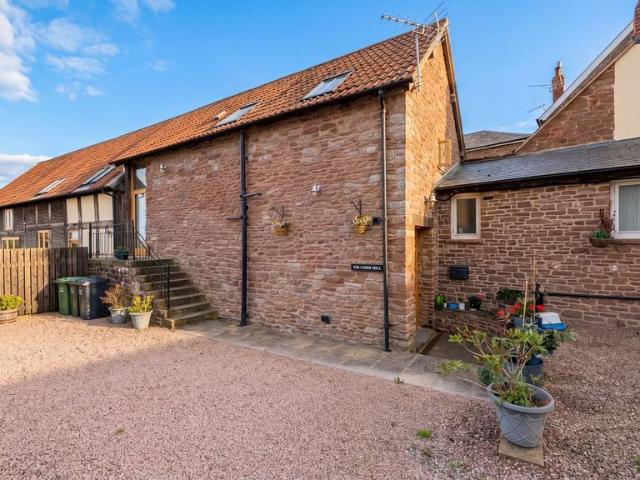 2 bedroom terraced house to rent