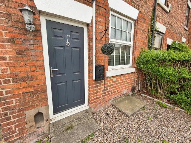 2 bedroom terraced house to rent