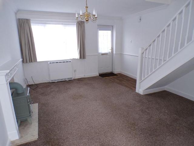 2 bedroom terraced house to rent