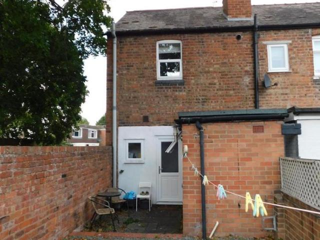 2 bedroom terraced house to rent