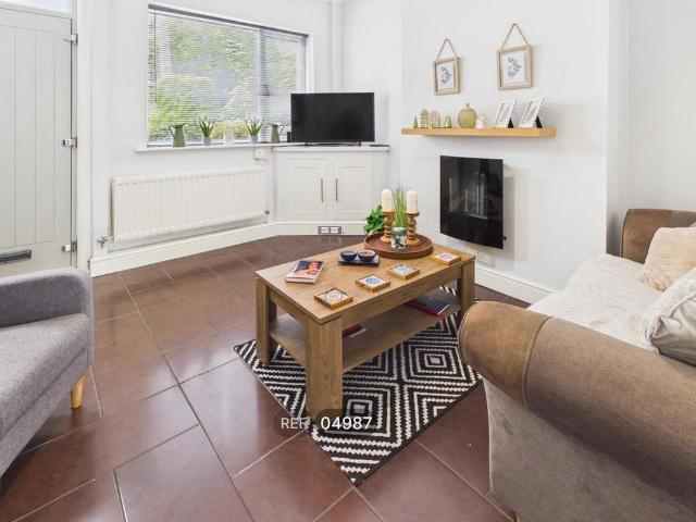 2 bedroom terraced house to rent