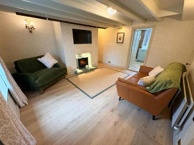 2 bedroom terraced house to rent