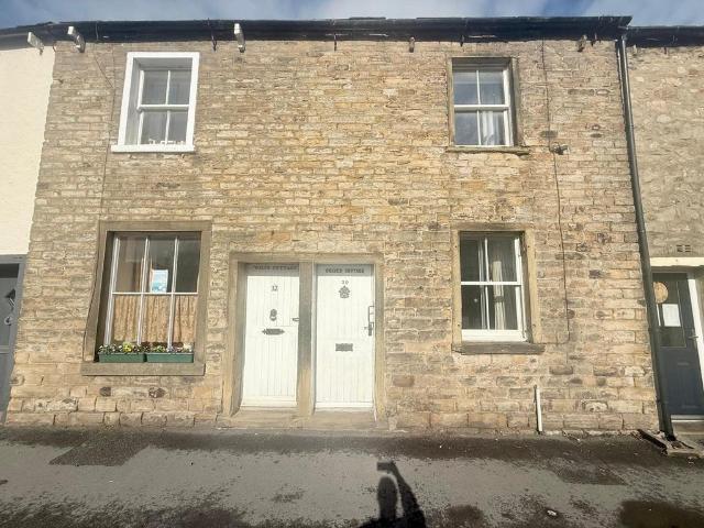 2 bedroom terraced house to rent