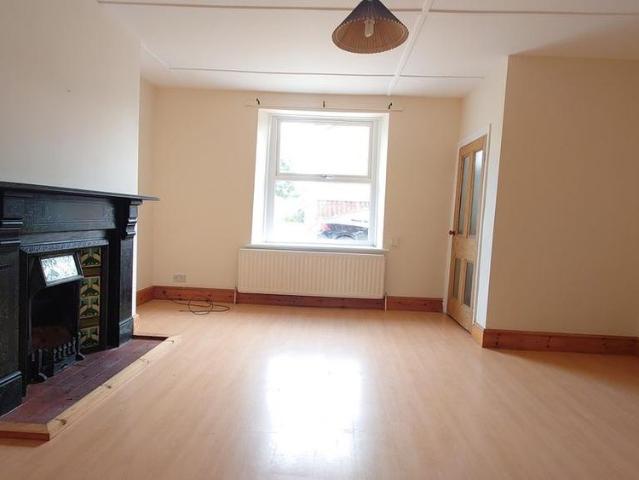 2 bedroom terraced house to rent