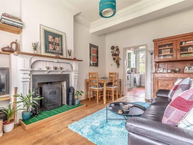 2 bedroom terraced house to rent