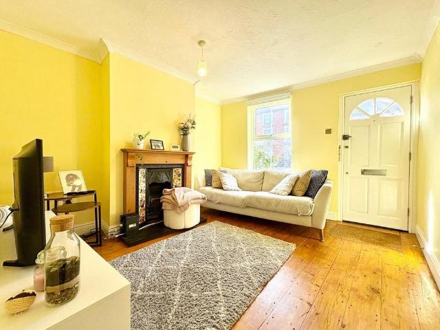 2 bedroom terraced house to rent