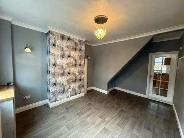 2 bedroom terraced house to rent