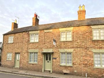 2 bedroom terraced house to rent