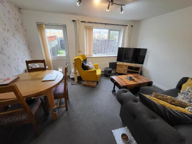 2 bedroom terraced house to rent