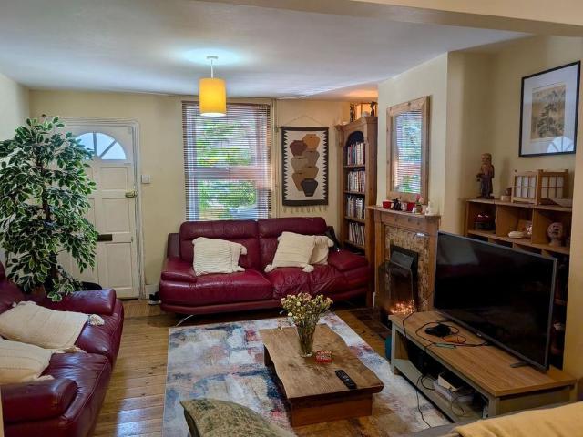 2 bedroom terraced house to rent