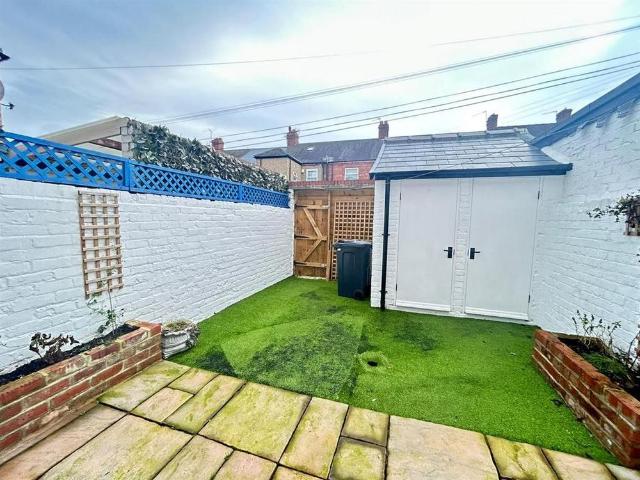 2 bedroom terraced house to rent